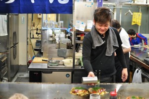Okonomiyaki tuż przed podaniem