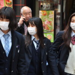 Tokyo dzieci idą do szkoły