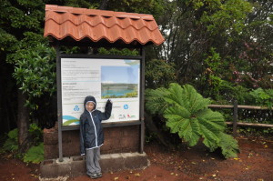 Oliwia tuz przy jeziorze Botos w Parku Narodowym Wulkanu Poas