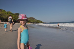 Oliwia na plaży w Montezumie