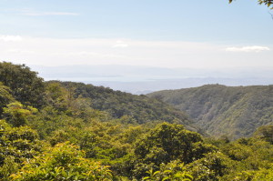 Widoki na pólwysep Nicoya z Bosque Eterno de Los Ninos