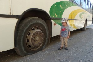 Autobus złapał gumę na trasie Paquera - Montezuma