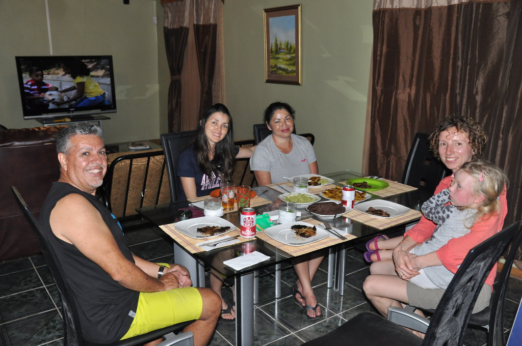 Obiad z mieszkańcami Kostaryki w Bribri