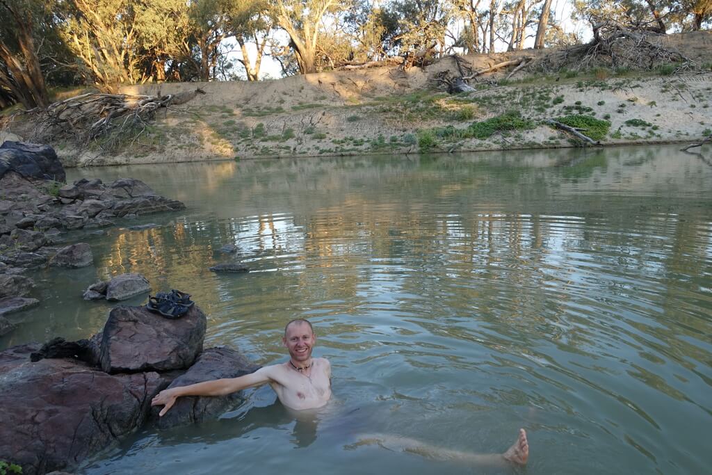 Park Narodowy Toorale - kąpiel w rzece Darling